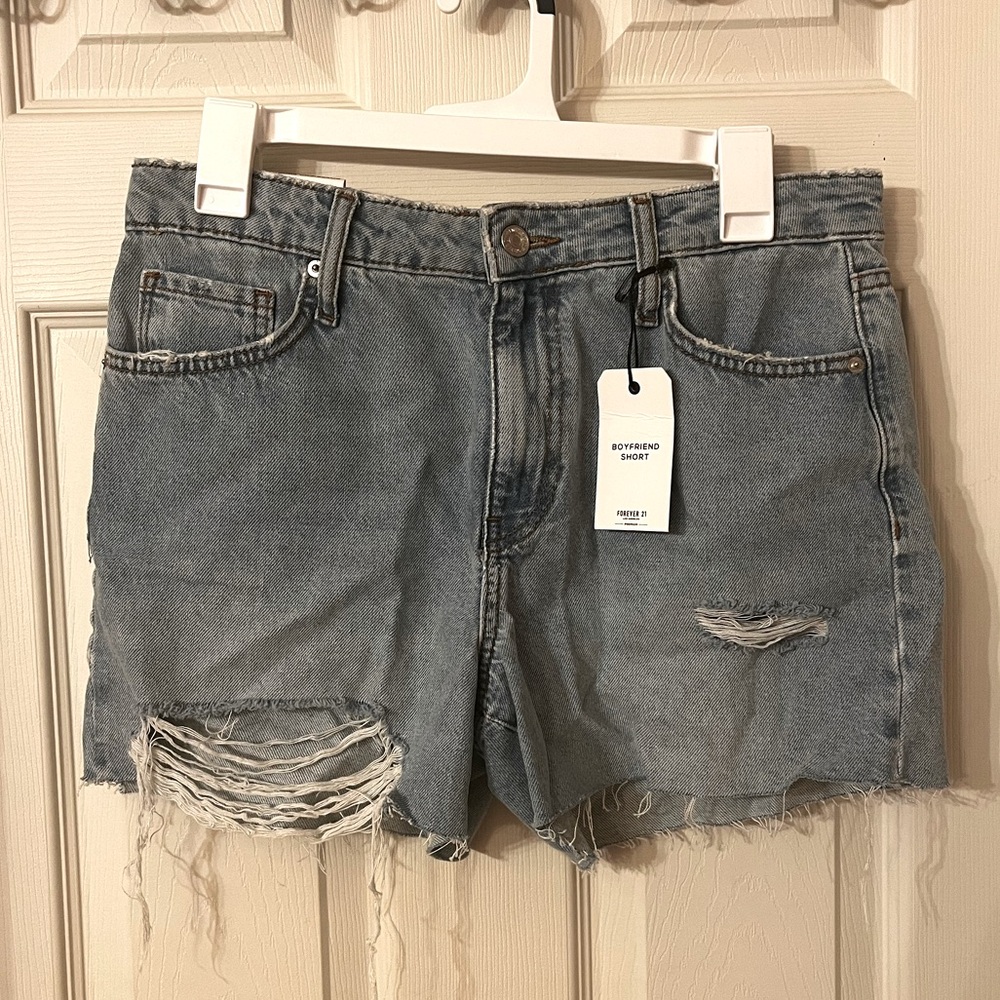 NWT Women’s Forever 21 Light Denim Mid Rise Distressed Boyfriend Shorts